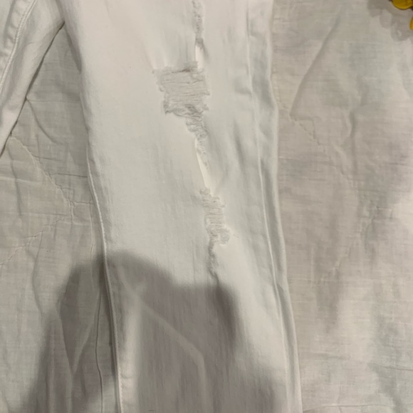 NWOT Arizona Jeans Distressed Ripped White Sz 3 - Picture 4 of 8